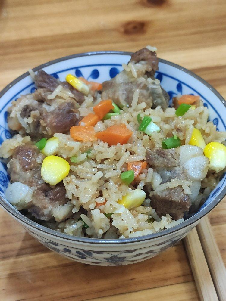 【排骨焖饭】
