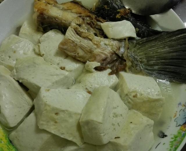 鱼尾清炖豆腐的做法