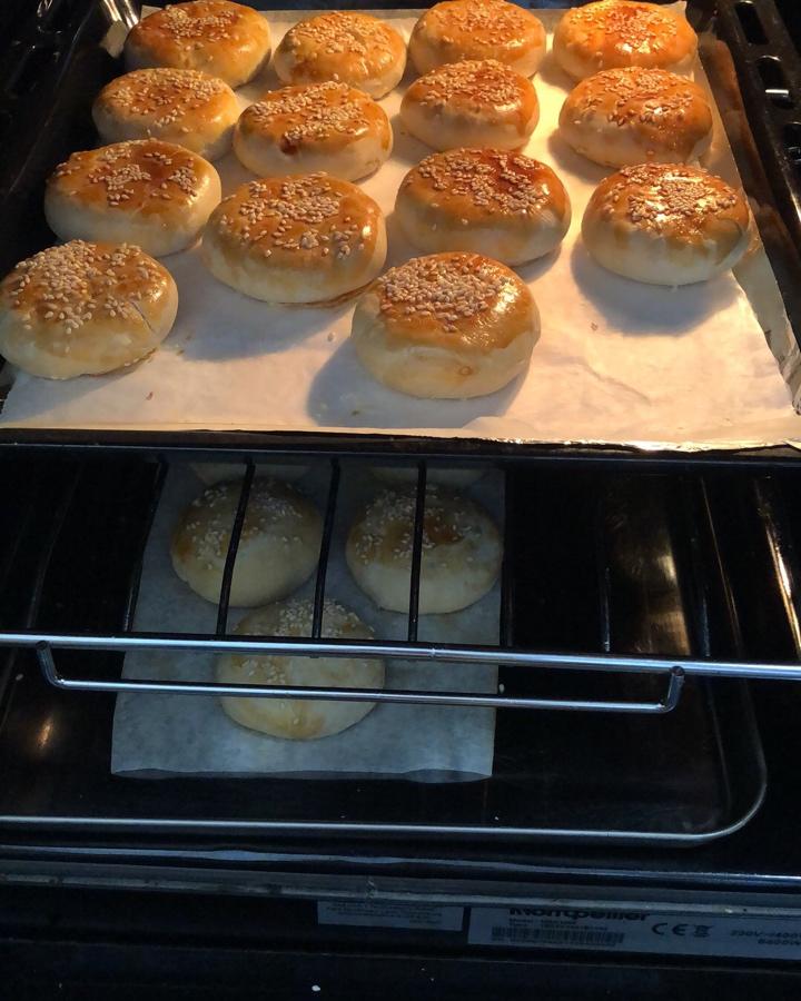 从炒红豆沙开始做蛋黄酥（视频）