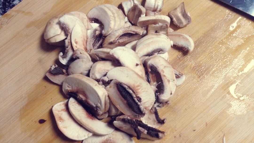 奶油磨菇湯的做法 步骤4