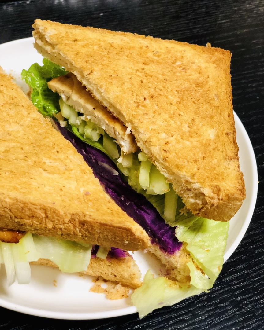【健康减脂餐】低脂紫薯杂蔬鸡胸肉三明治