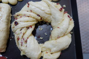 蔓越莓椰蓉花环面包的做法 步骤20