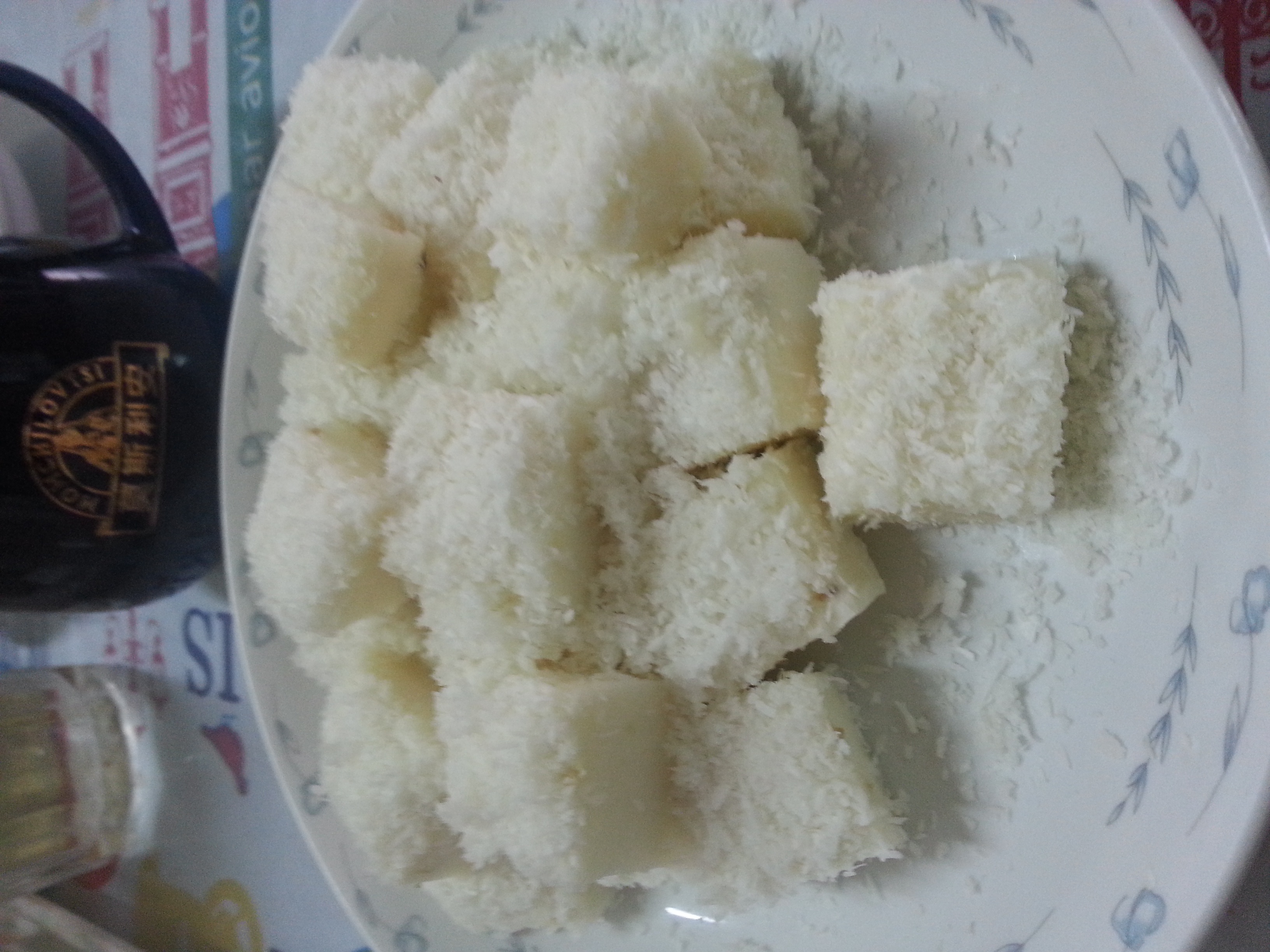 85度C 》椰丝牛奶小方