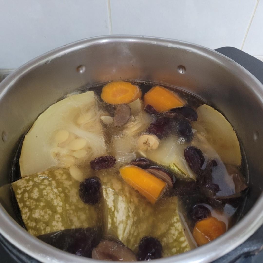 鱼翅瓜排骨老火汤