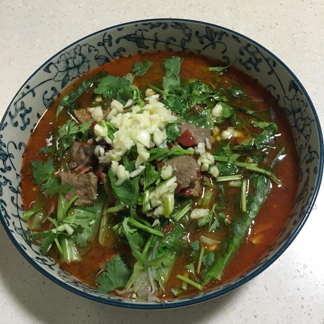 水煮牛肉：《中餐厅》张亮拿手菜（视频菜谱）