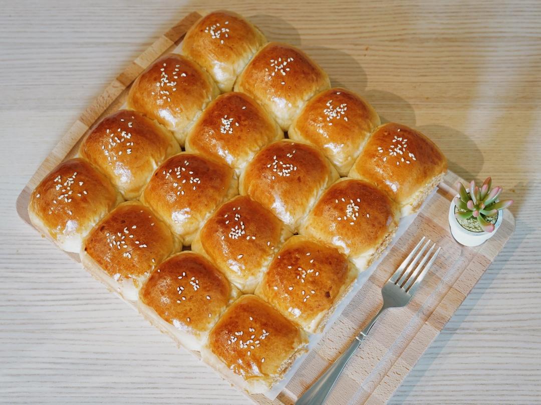 🥛超简单快手，柔软拉丝，一次发酵，牛奶小餐包