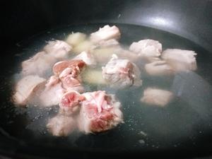 家常版红焖羊肉的做法 步骤2
