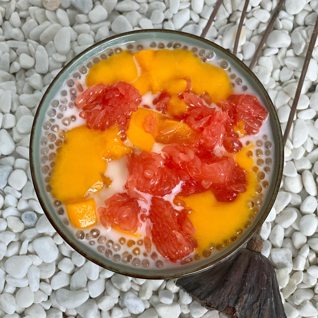 港式甜品——杨枝甘露(芒果西米露)附芒果花切法