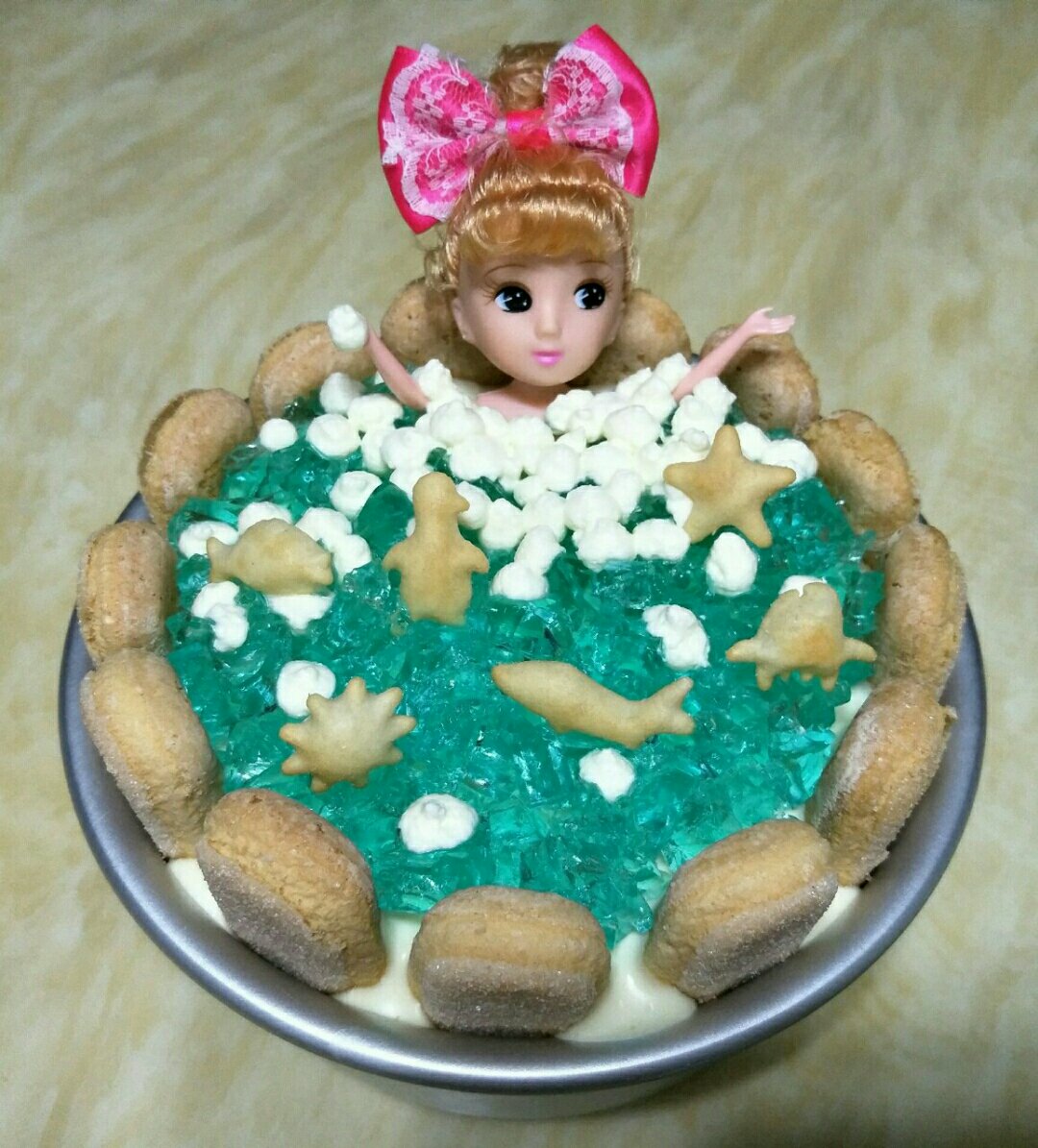 娃娃海洋泡浴慕斯蛋糕（8寸）