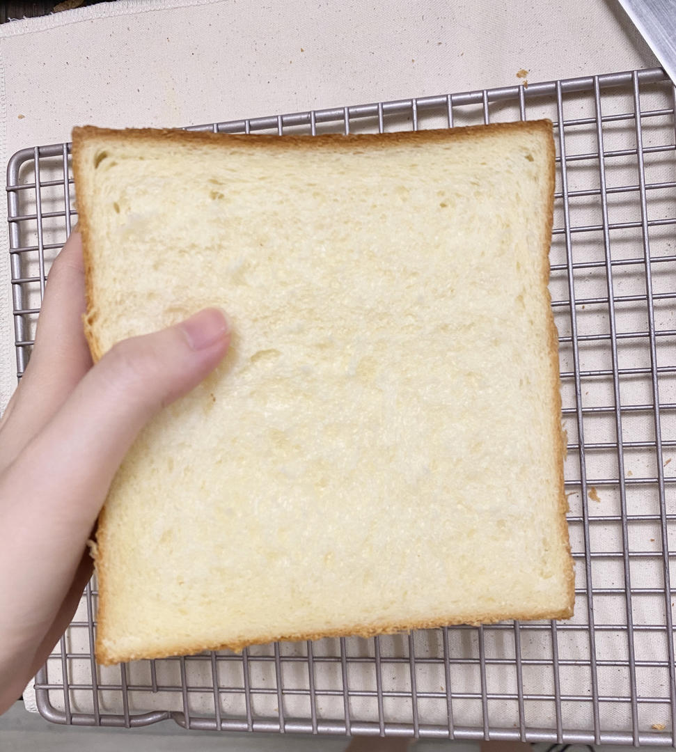 奶香纯粹的重料淡奶油吐司