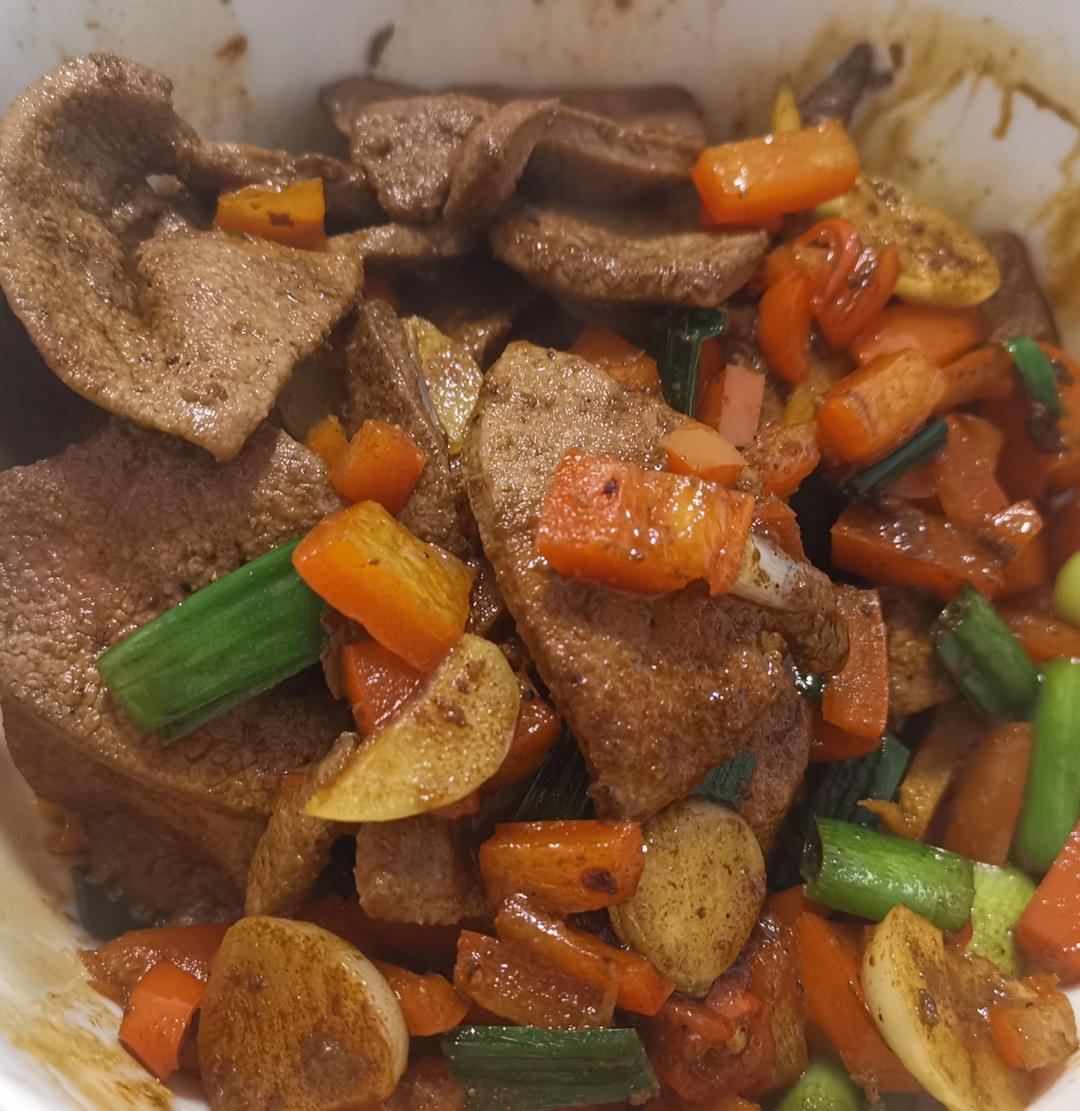 厨师长教你：“小炒猪肝”的家常做法，味道干香很赞，先收藏起来