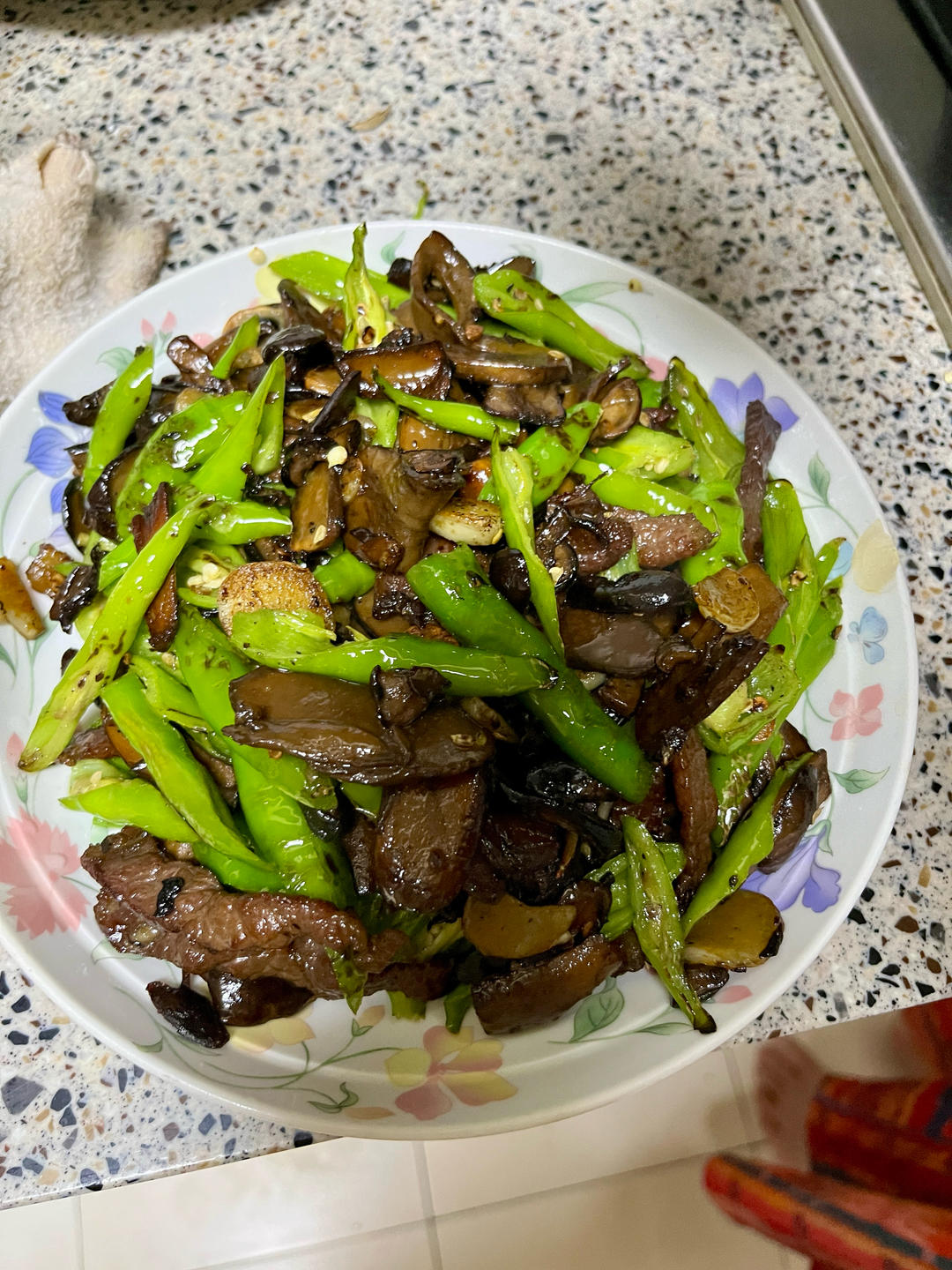 青椒牛肝菌（红见手青）