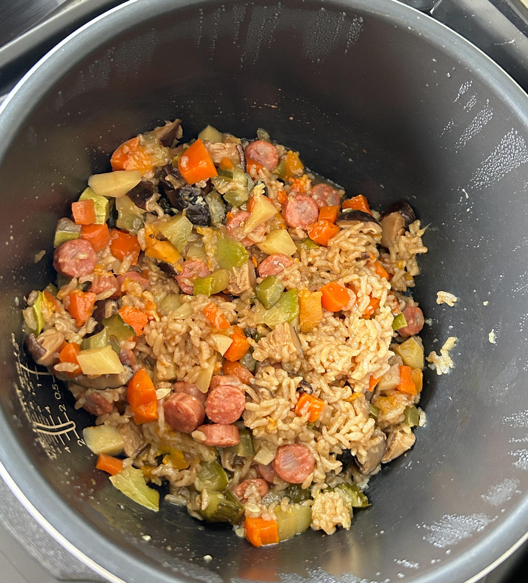 广式香肠土豆焖饭（电饭煲）超简单！不用炒菜！洗锅很方便！