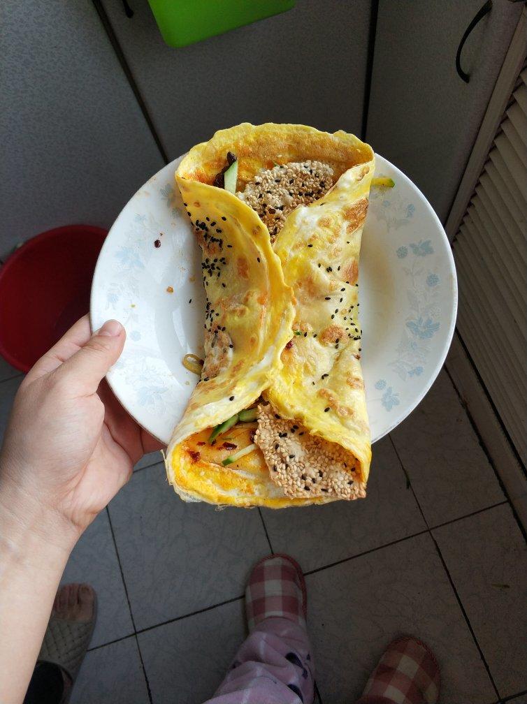 家庭版煎饼果子---快手健康早餐，利用家里现有材料
