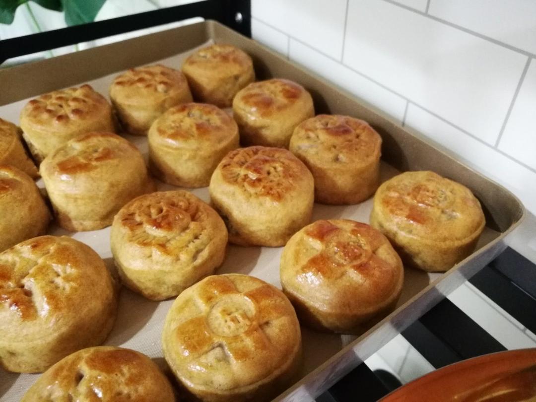 广式月饼——蛋黄莲蓉月饼