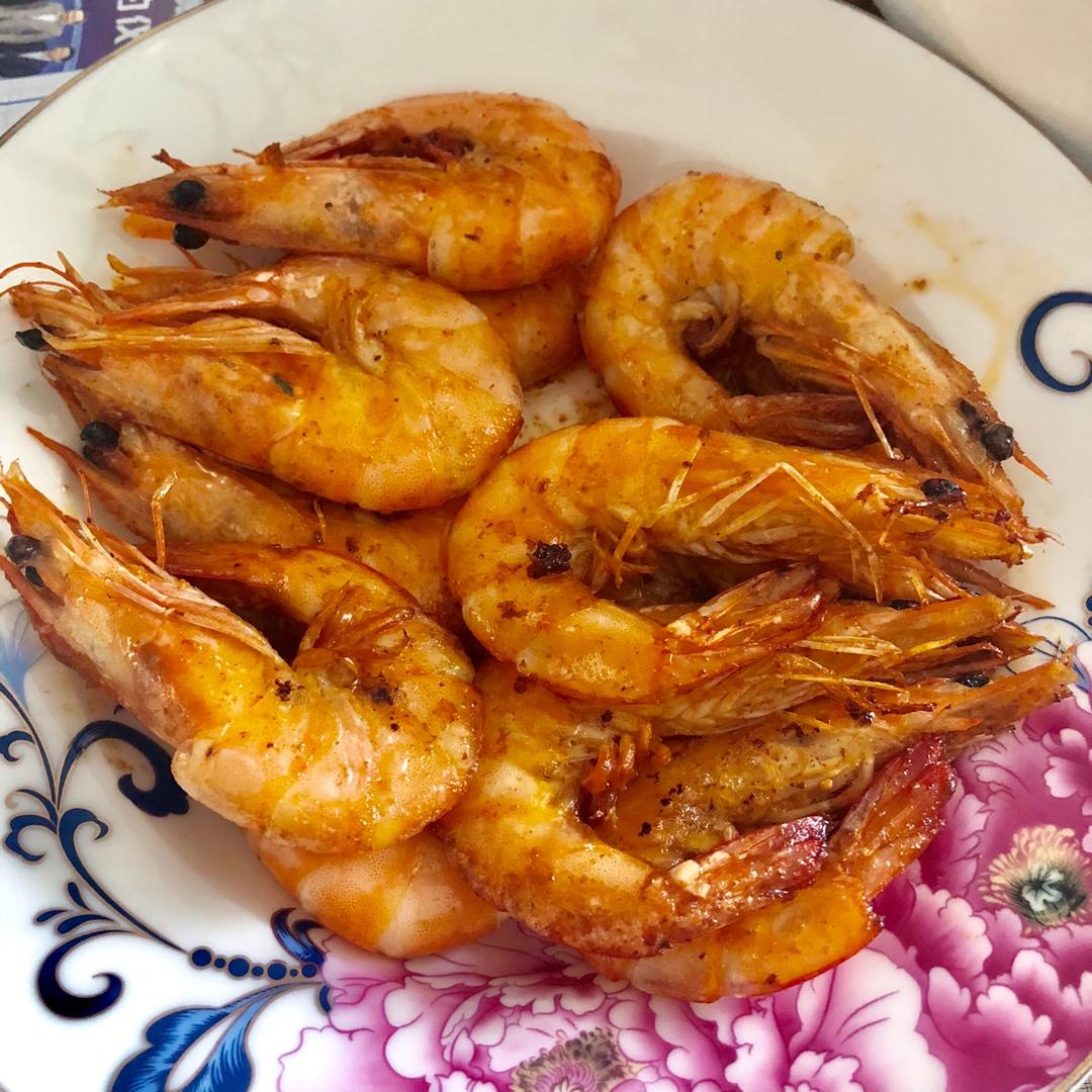 怀抱做的黄油煎虾