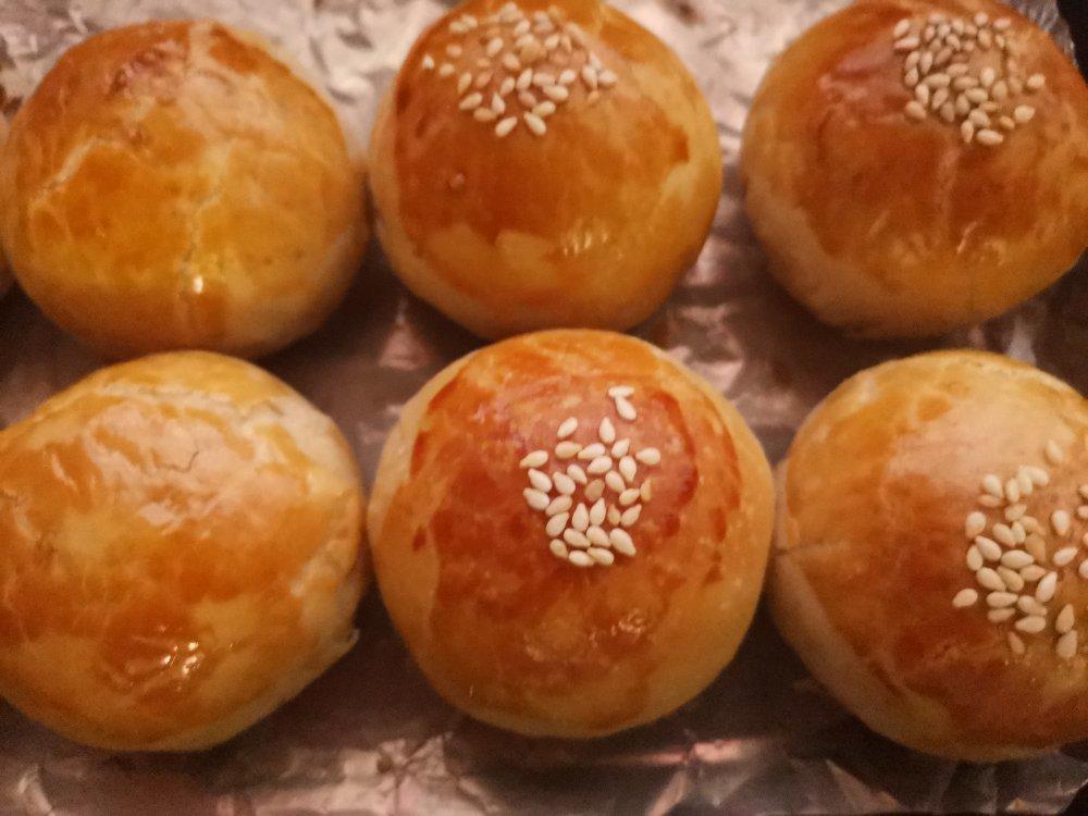 【莲蓉蛋黄酥】网红大叔教你做蛋黄酥，学到就是赚到！