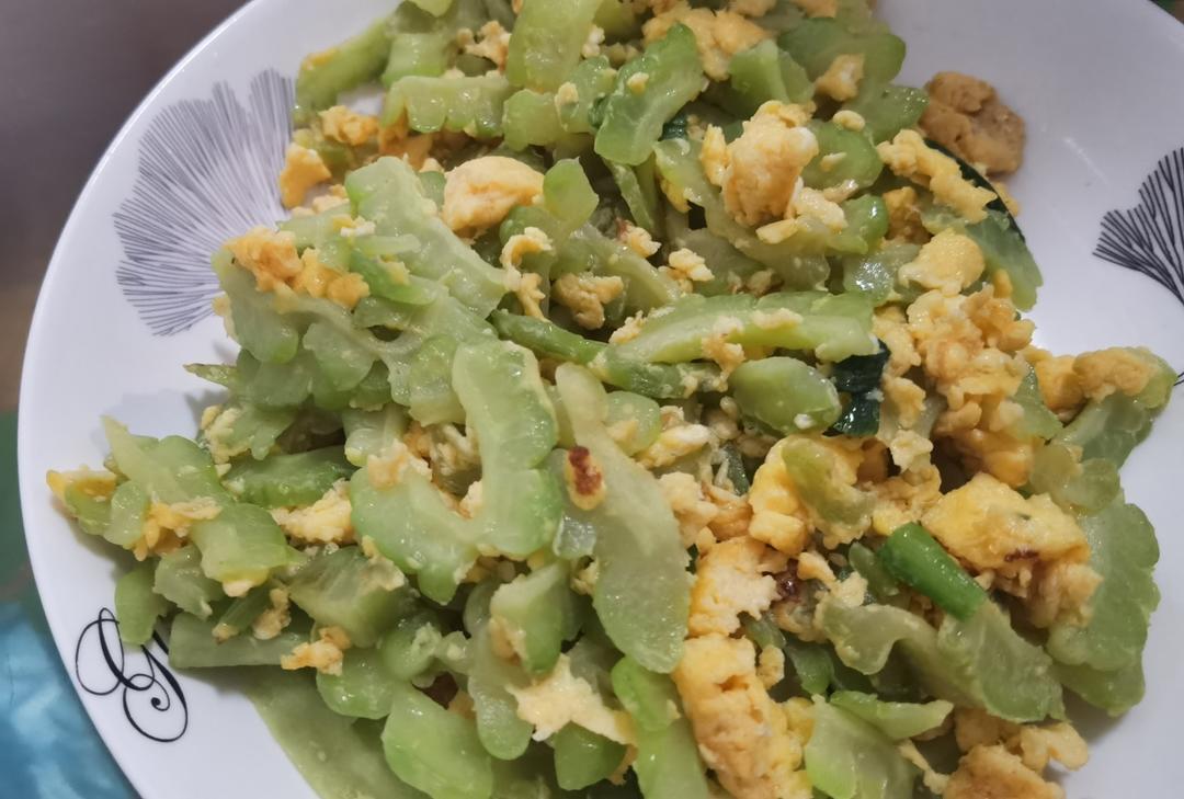 苦瓜炒肉片或苦瓜鸡蛋（美善品小美食谱，普通锅食谱），凉拌苦瓜不苦