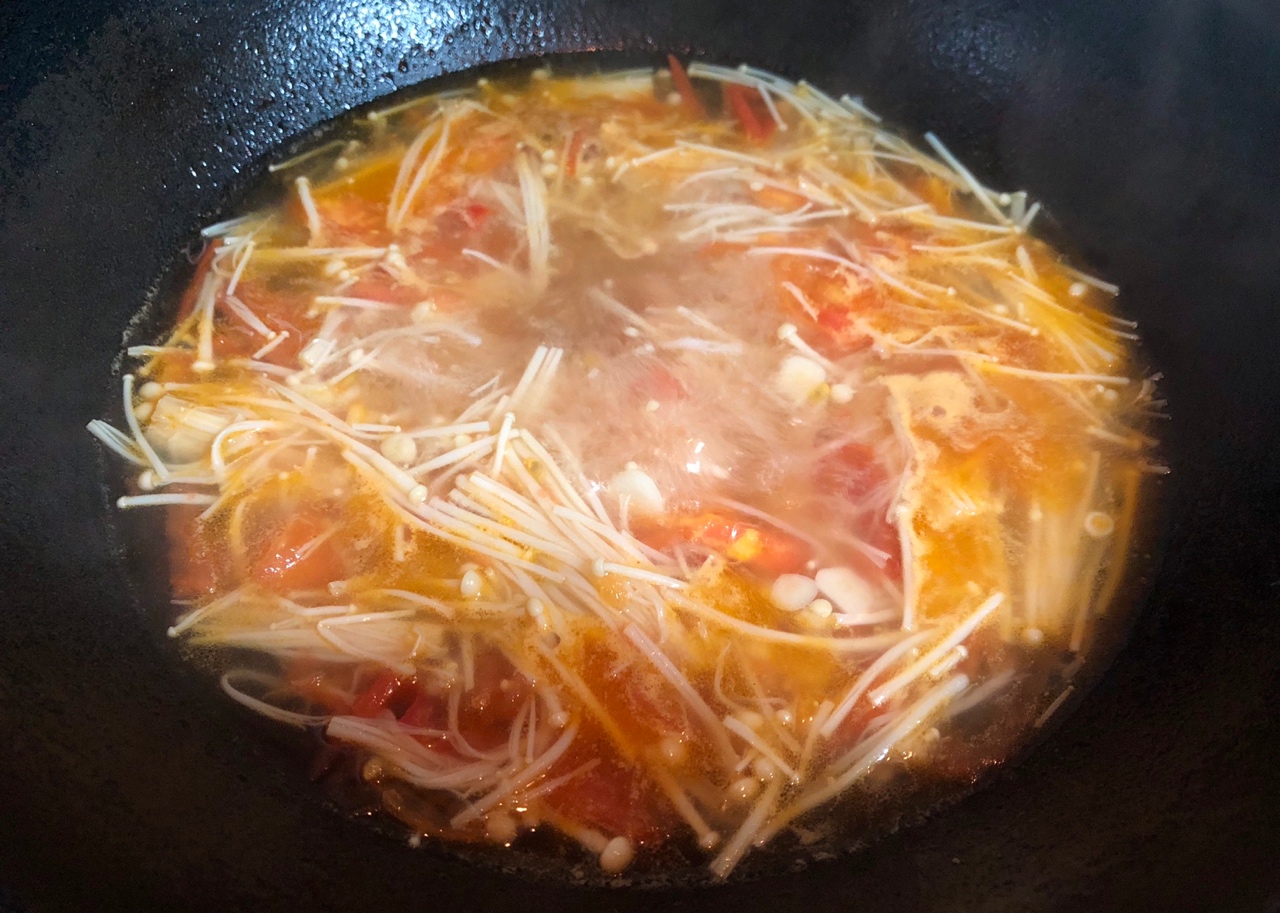 西红柿金针菇汤