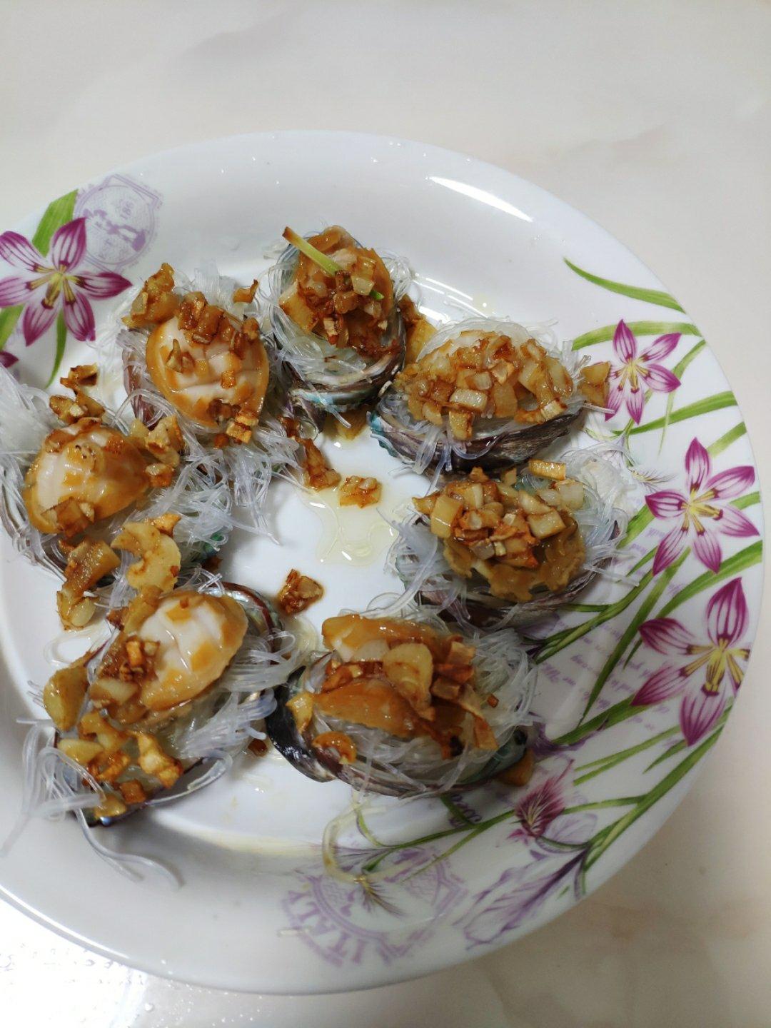 蒜蓉清蒸鲍鱼粉丝扣