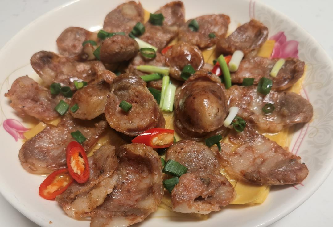 家常快手菜｜简单健康又好吃的腊肠蒸豆腐干