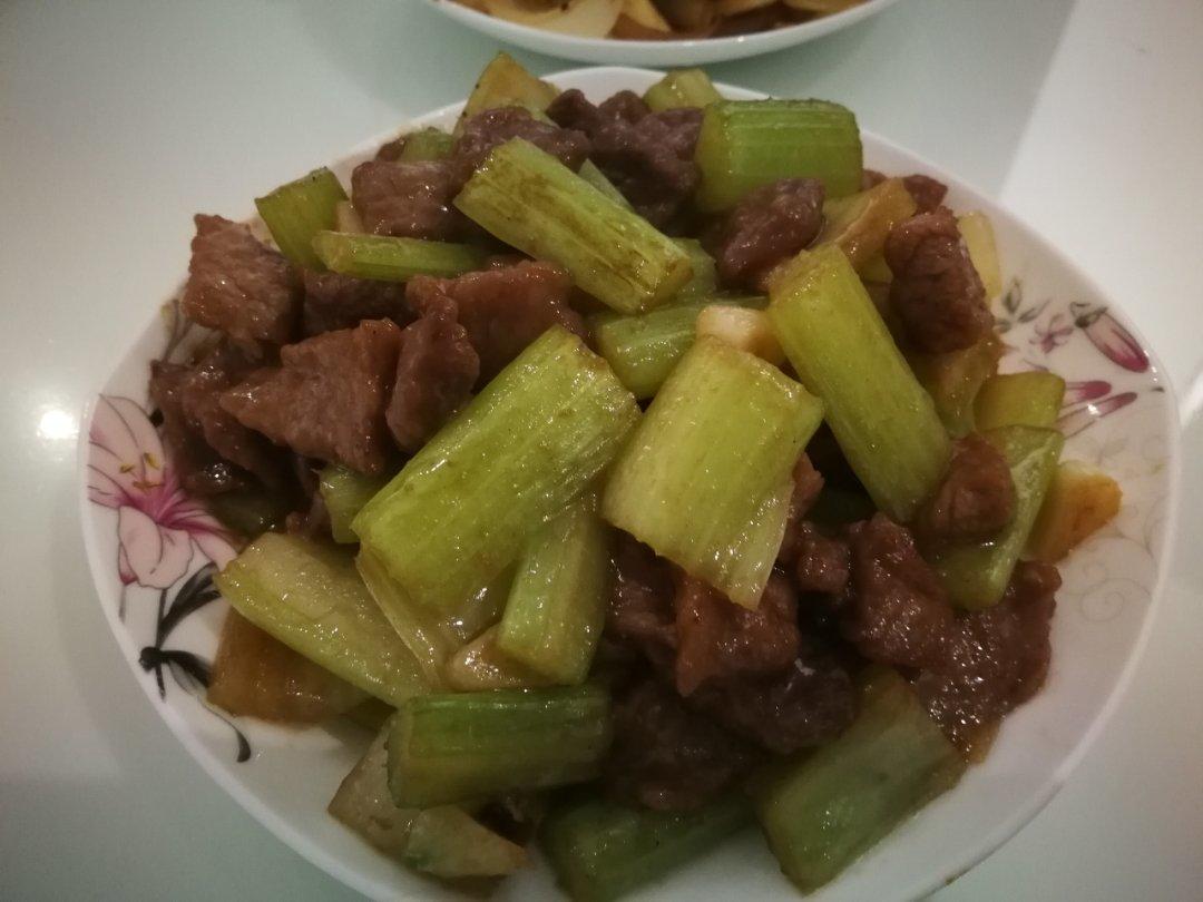 芹菜牛肉