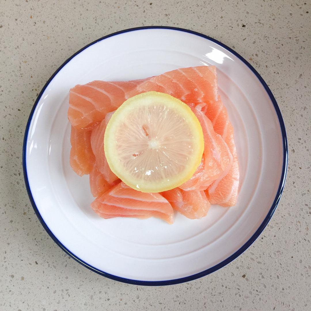 柠香三文鱼松-7M+宝宝辅食（无糖无盐无蛋）的做法 步骤1