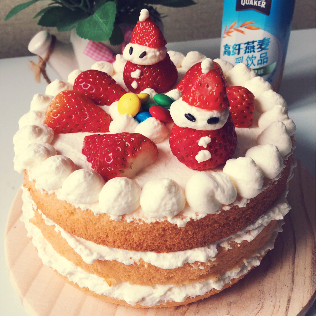 优游友幼做的草莓裸蛋糕