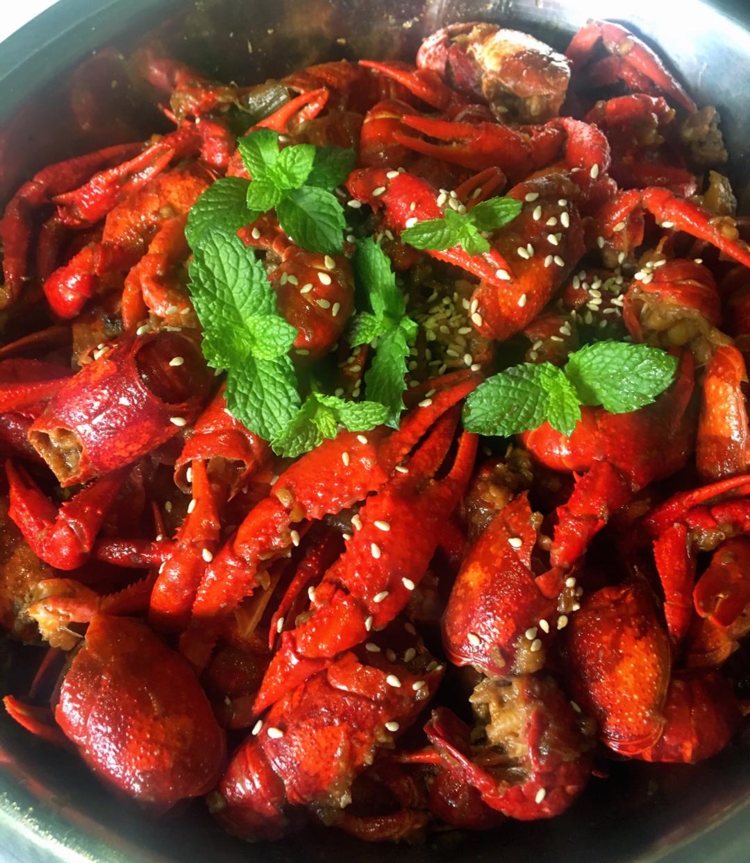 一只小沐沐做的香辣小龙虾