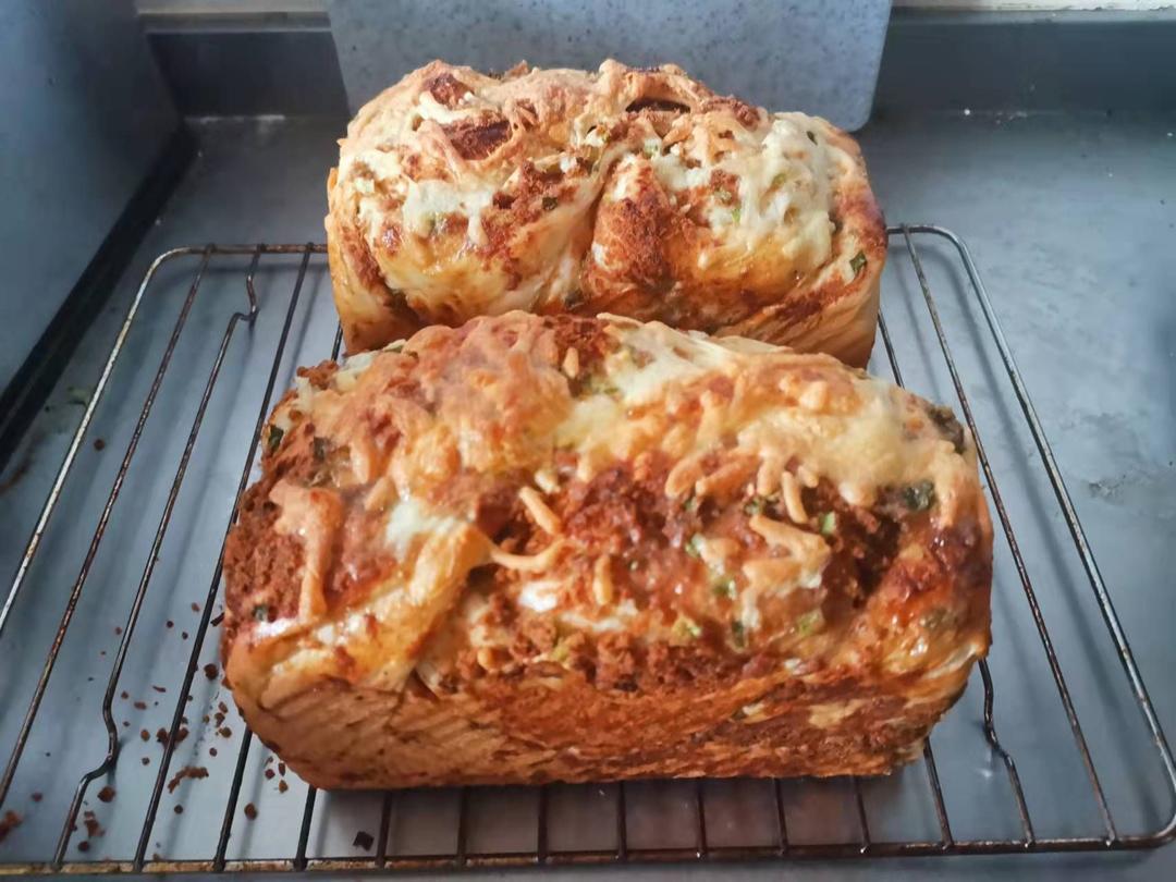 香葱肉松手撕吐司