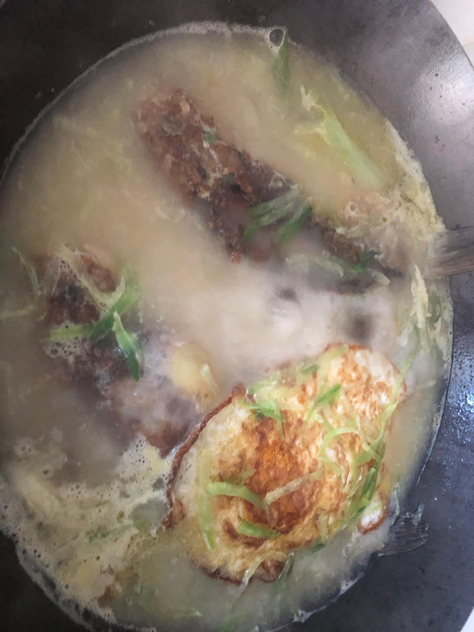 这样做的鲫鱼汤超好喝，奶白奶白的