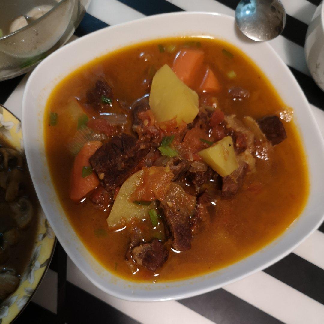 番茄土豆炖牛腩
