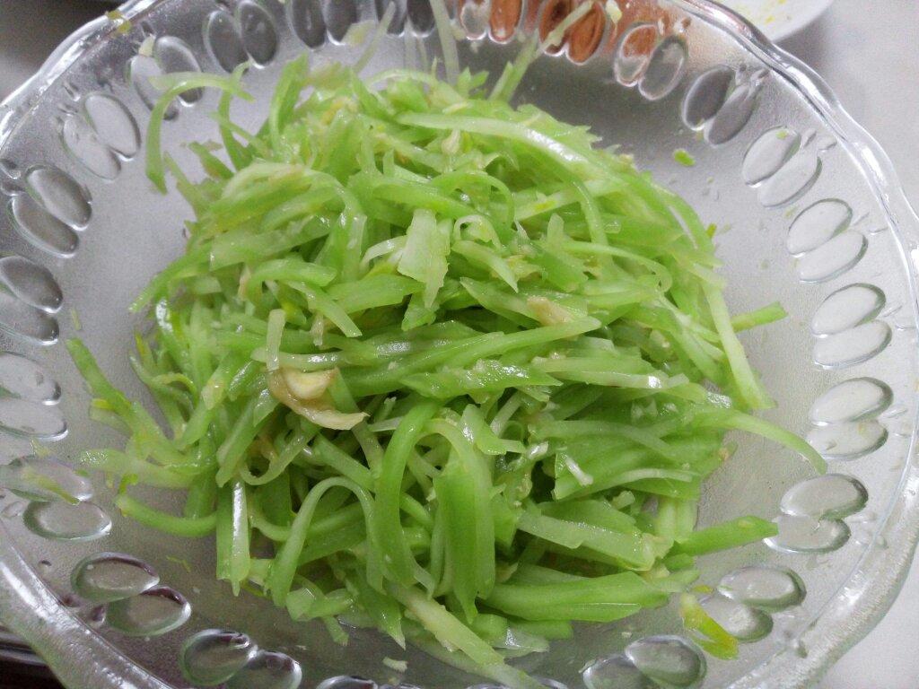 清炒莴笋丝