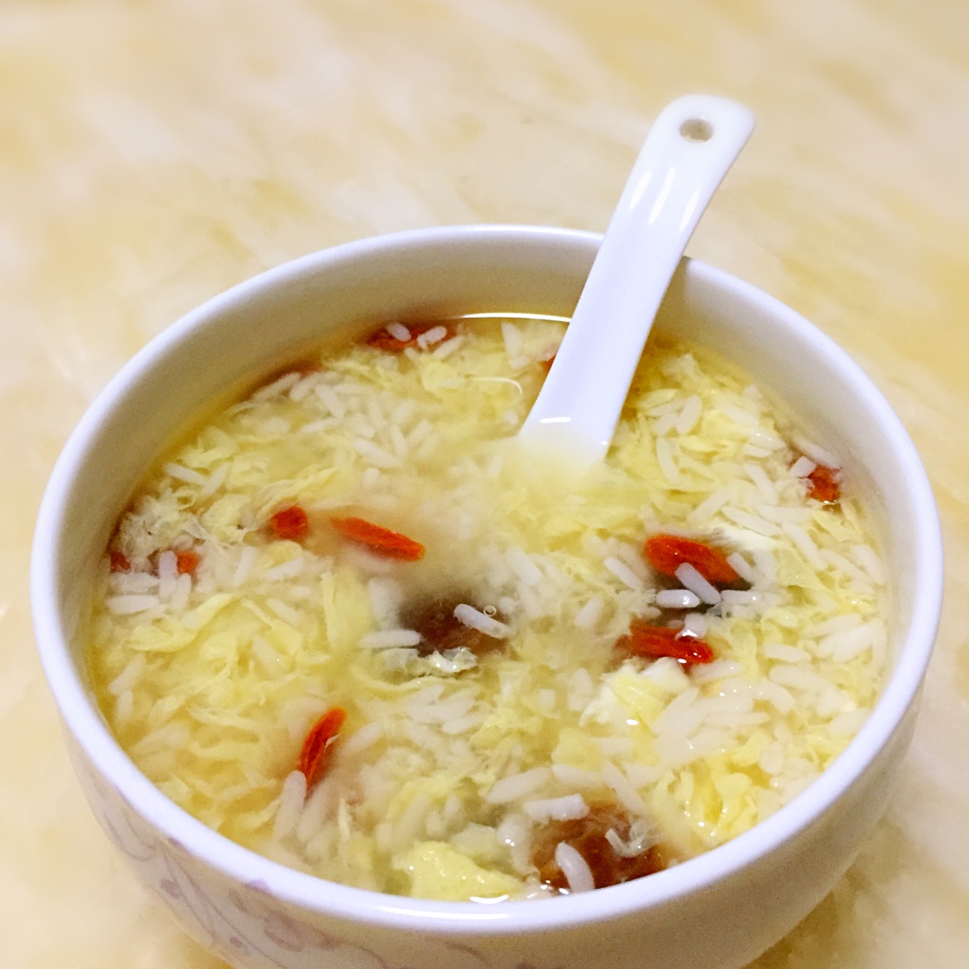 白桃味的小粉伞做的枸杞酒酿蛋