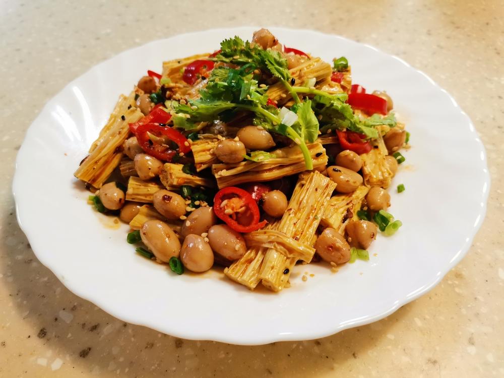 超好吃的下酒菜！     睿睿老爹私房菜-凉拌腐竹花生米