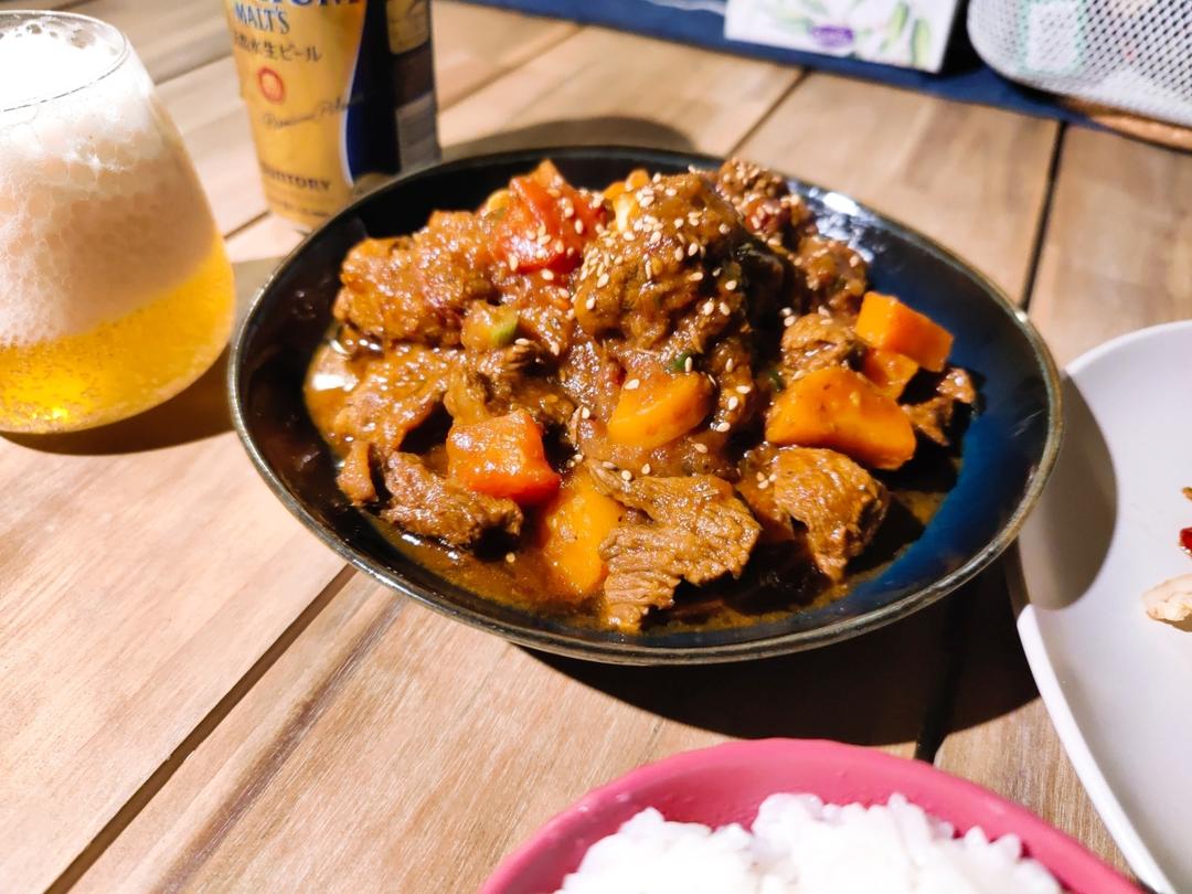 汤浓肉嫩的番茄牛腩，牛腩软烂秘法