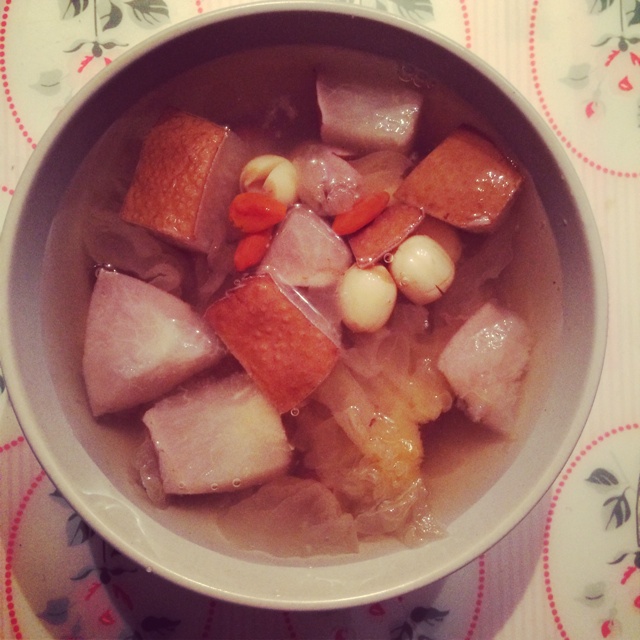 红枣银耳莲子羹
