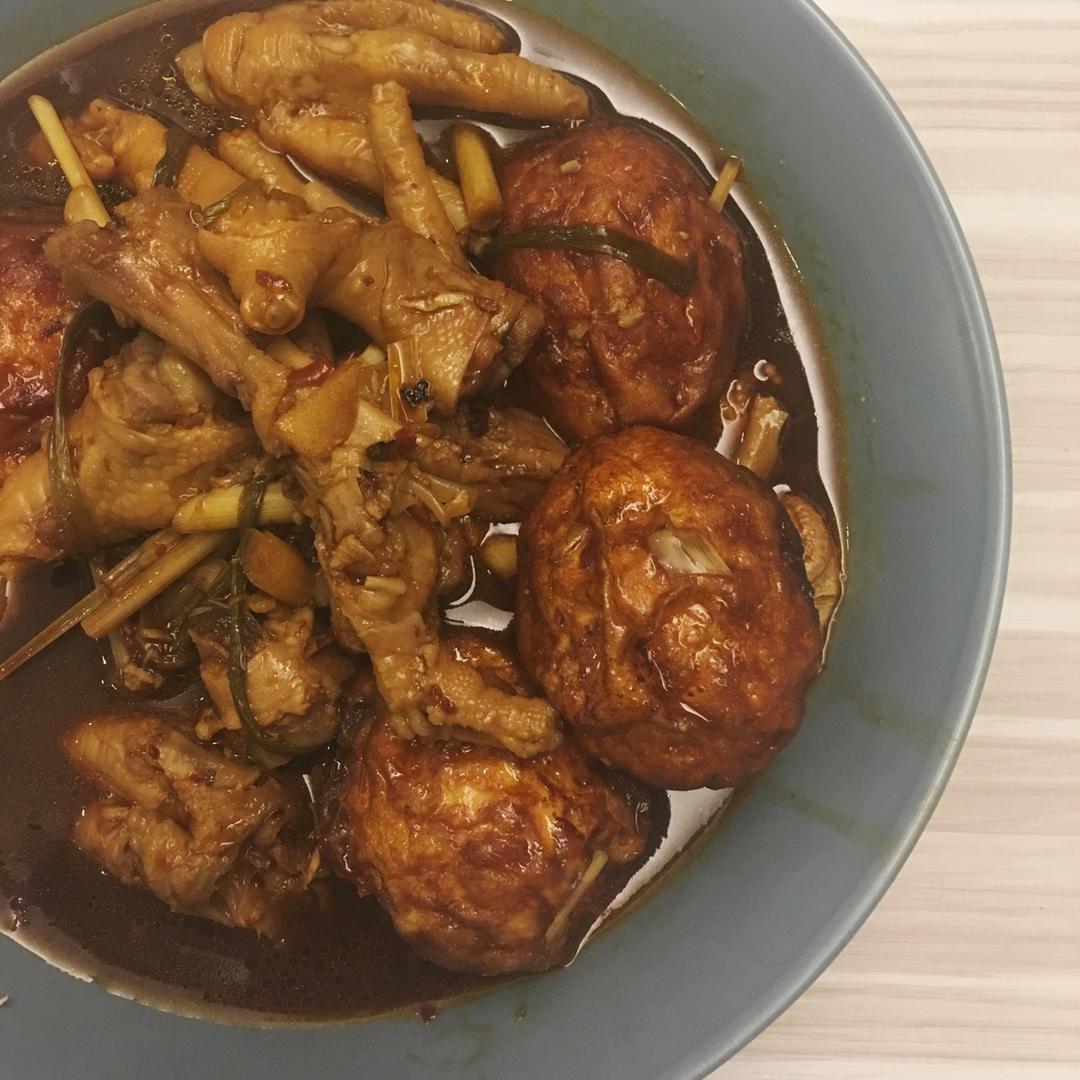 酱鸡爪和卤鸡蛋