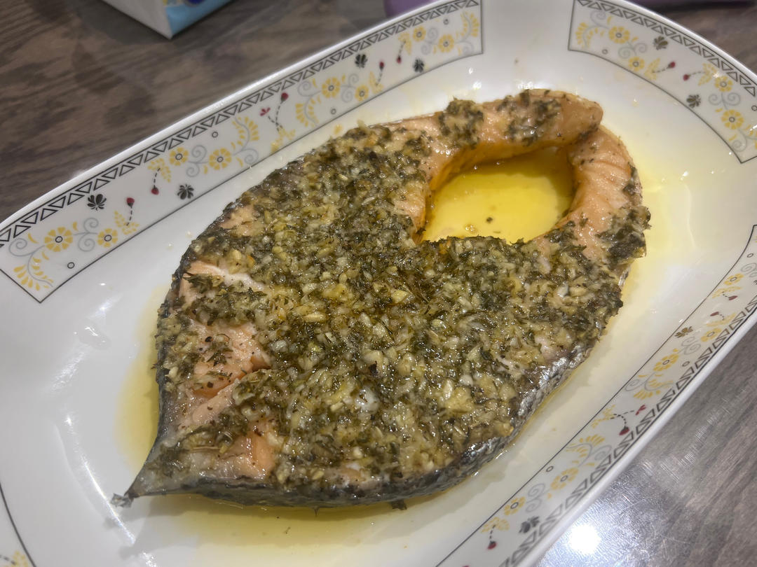 蒜香三文鱼。烤箱、空气炸锅均适用