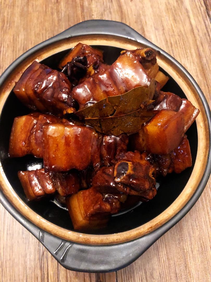 又酥又嫩又入味的五花肉炖鸭蛋