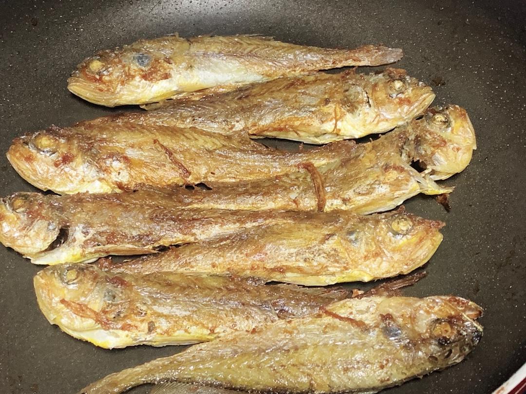 香煎小黄鱼