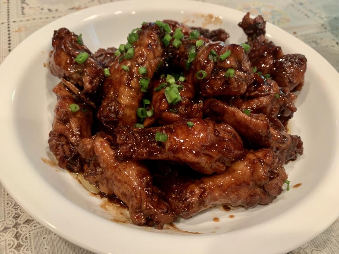 外婆教我的红烧鸡翅·连汤汁都狠好吃！！！