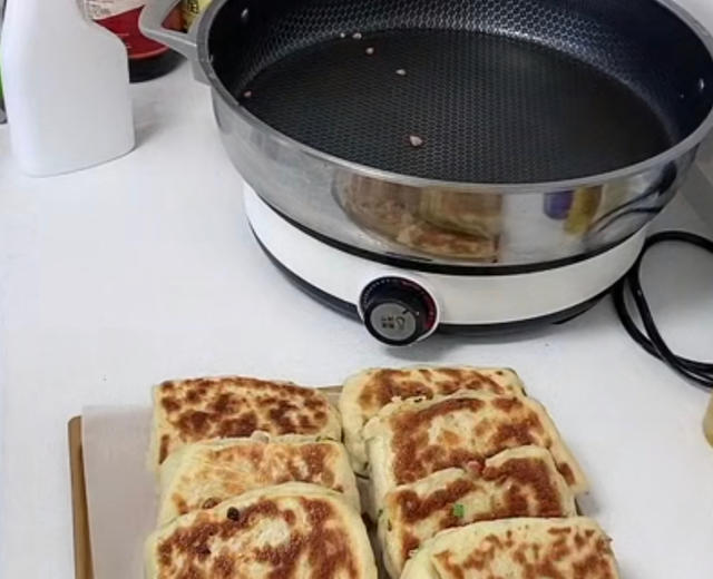 葱花火腿发面饼的做法