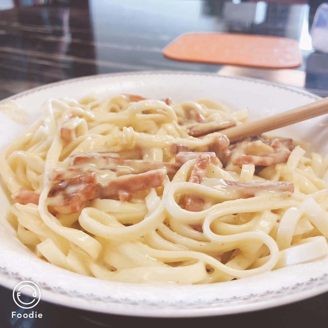 超简单的奶汁培根意面Carbonara