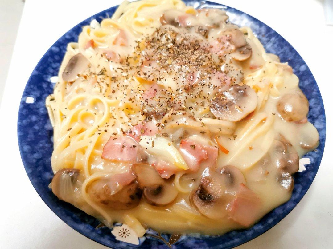 好侍西趣奶油蘑菇意面
