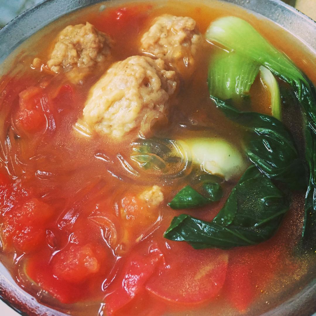 番茄肉丸粉条汤的做法