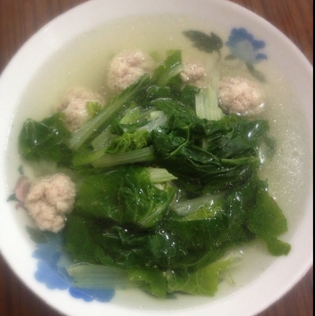 肉圆小白菜汤