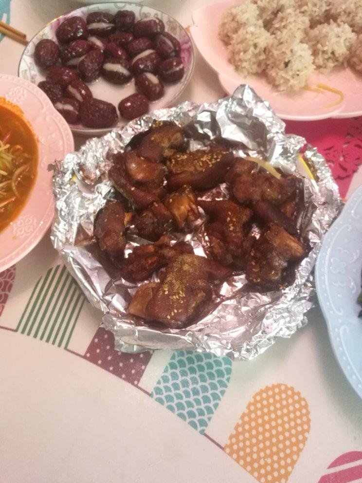香酥烤猪蹄