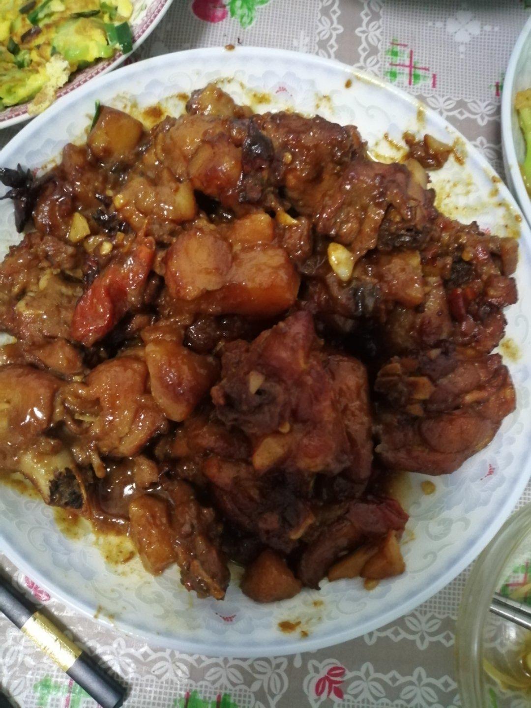 红烧鸡块炖土豆