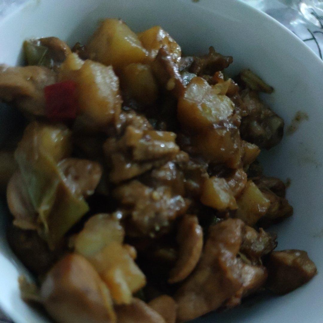 鸡腿炖土豆 上桌秒空盘 汤都喝干了！